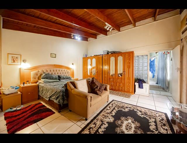 BEDROOM HOUSE FOR SALE IN WESTVILLE